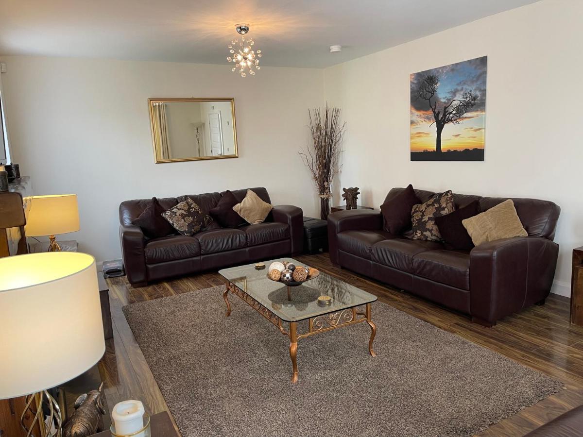 Holiday home Luxury Homes - The Grange, Sleeps 13 - 6 Bedrooms *